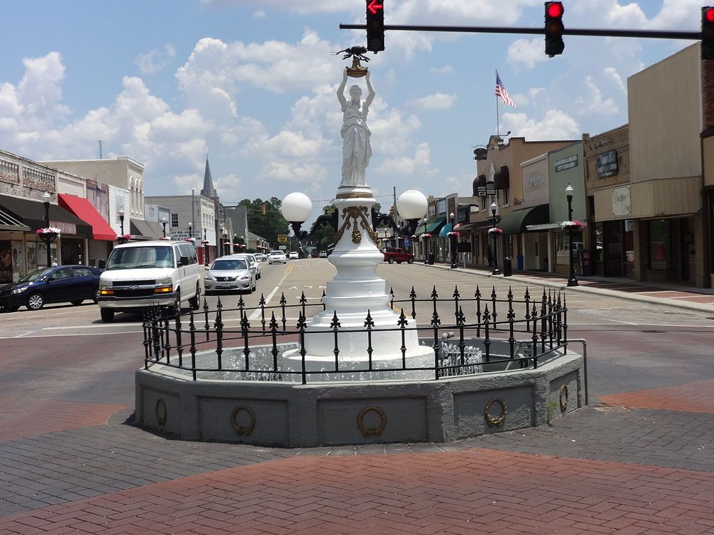 Front view of the Boll Weevil Monument