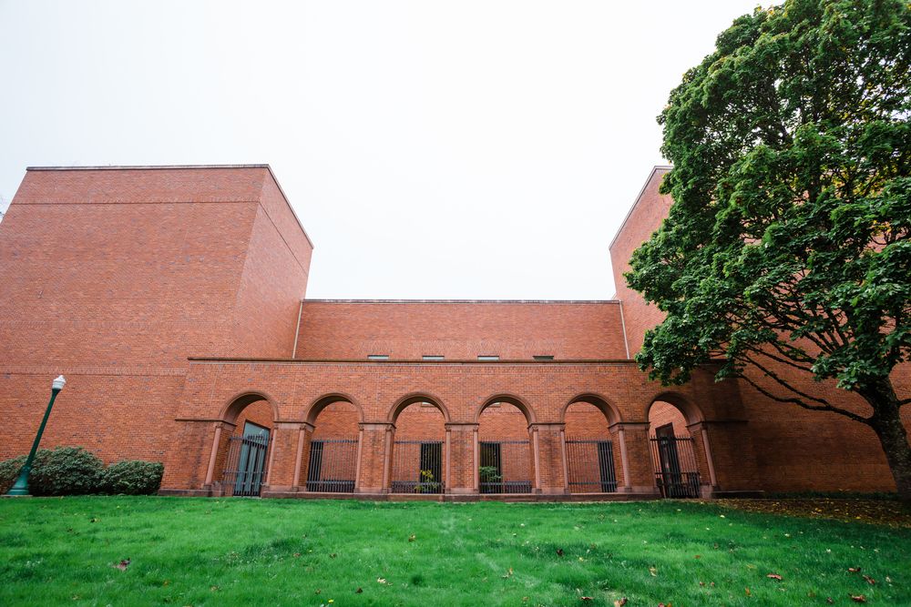 Facade of Jordan Schnitzer Museum of Art