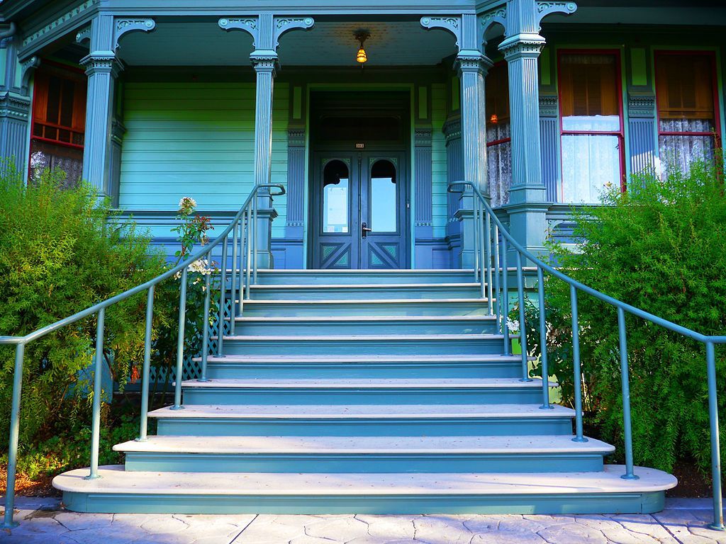 Steps leading to Shelton McMurphey Johnson House entrance