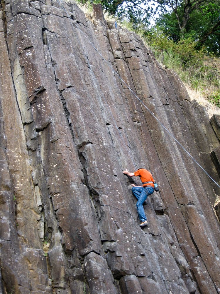 Rock climbing at Skinner Butte Park