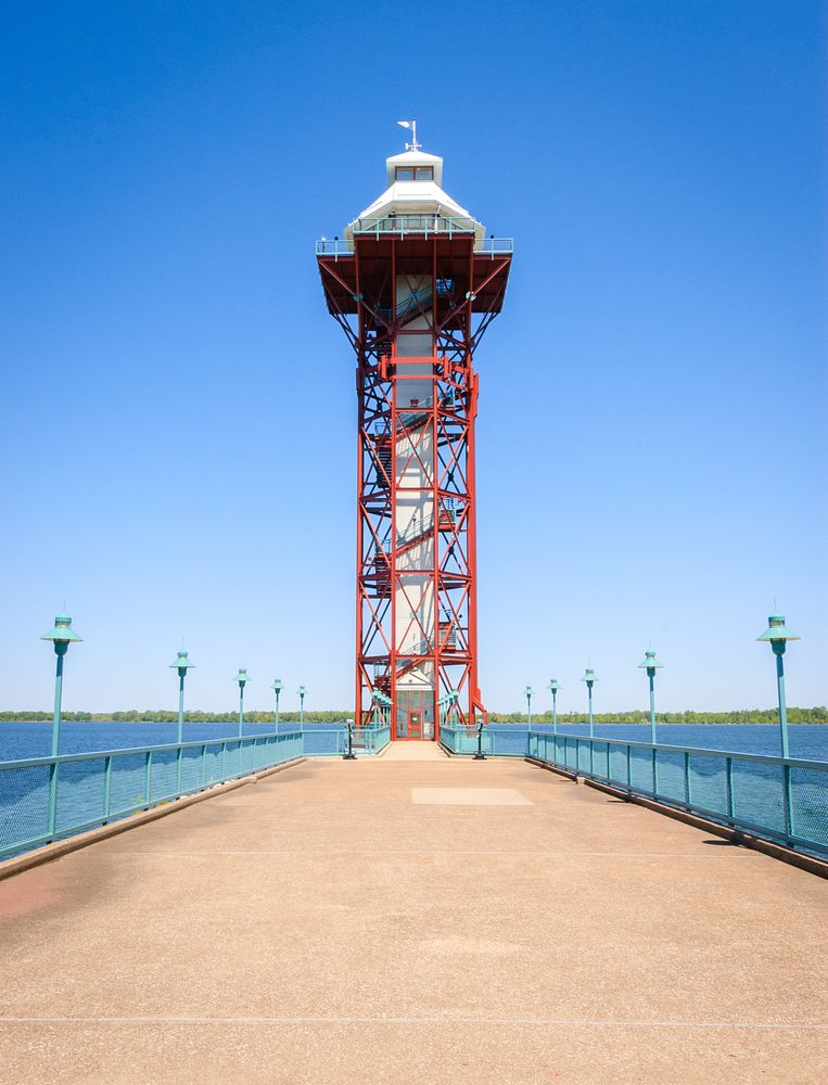 Port leading to the Bicentennial Tower