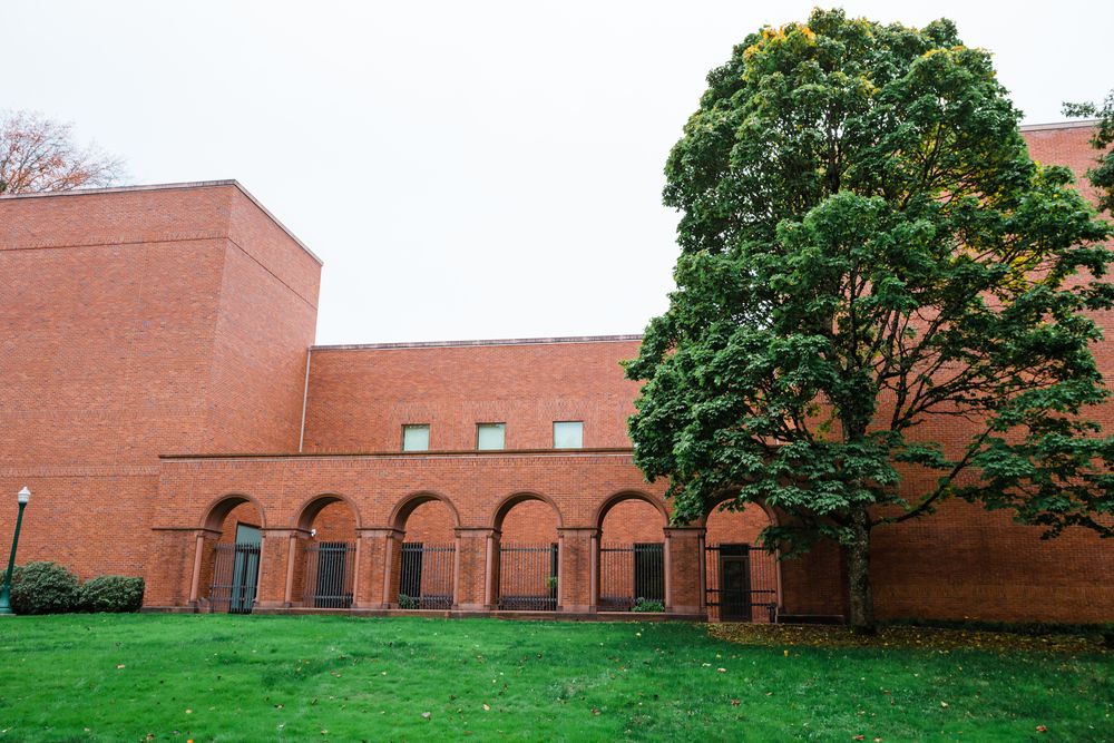 Side facade of Jordan Schnitzer Museum of Art
