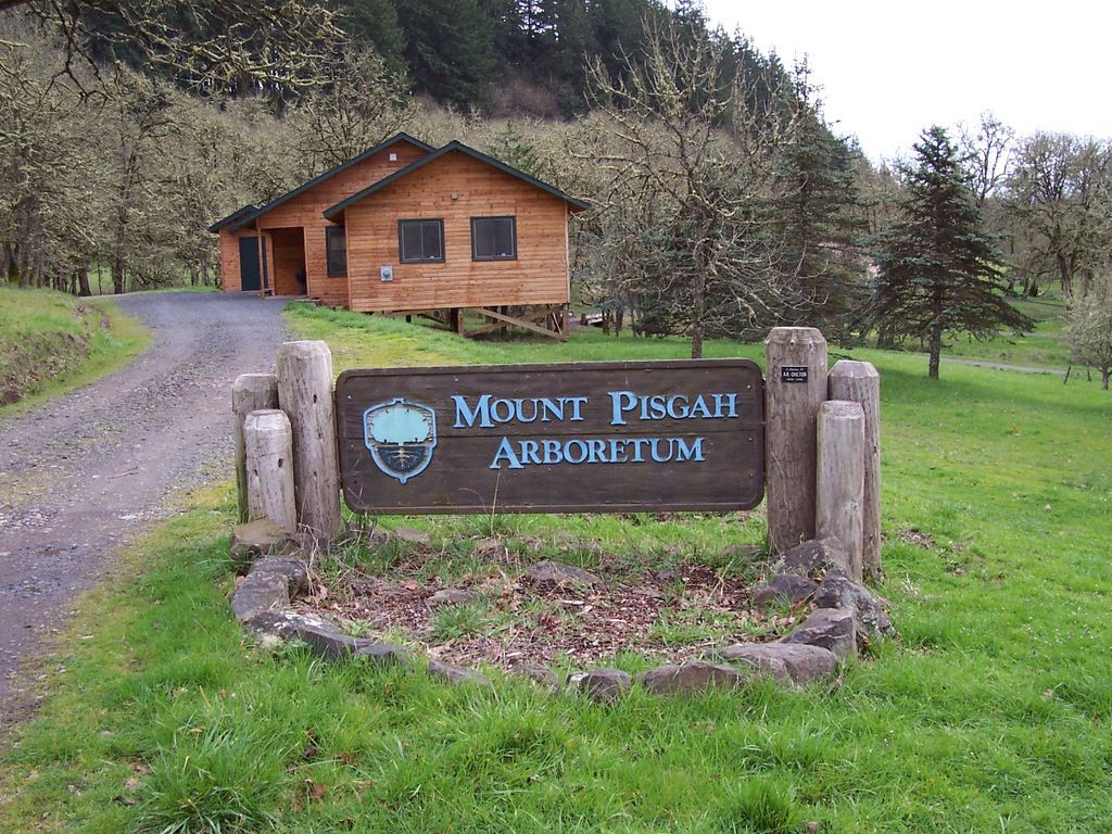 Welcome sign of Mount Pisgah Arboretum