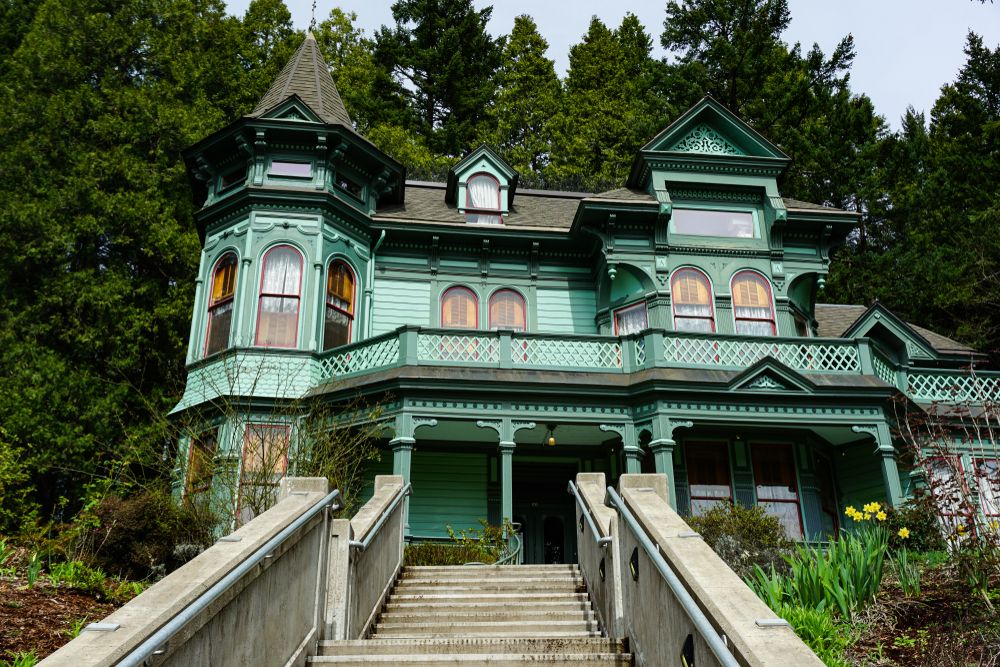 Steps leading to Shelton McMurphey Johnson House's front door