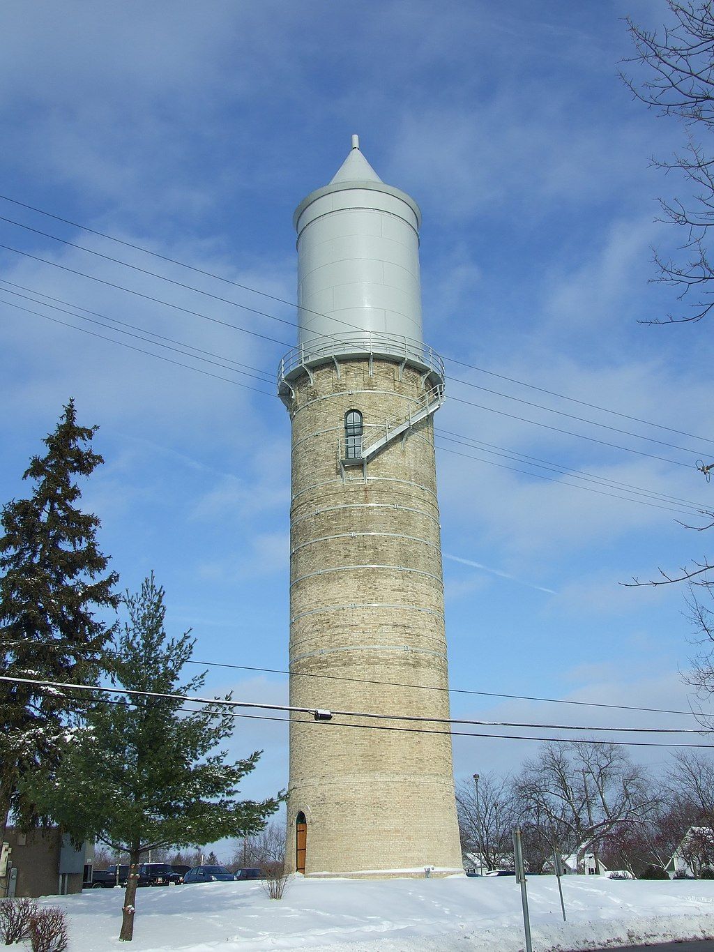 Daytime view of the Fort Atkinson Water Tower