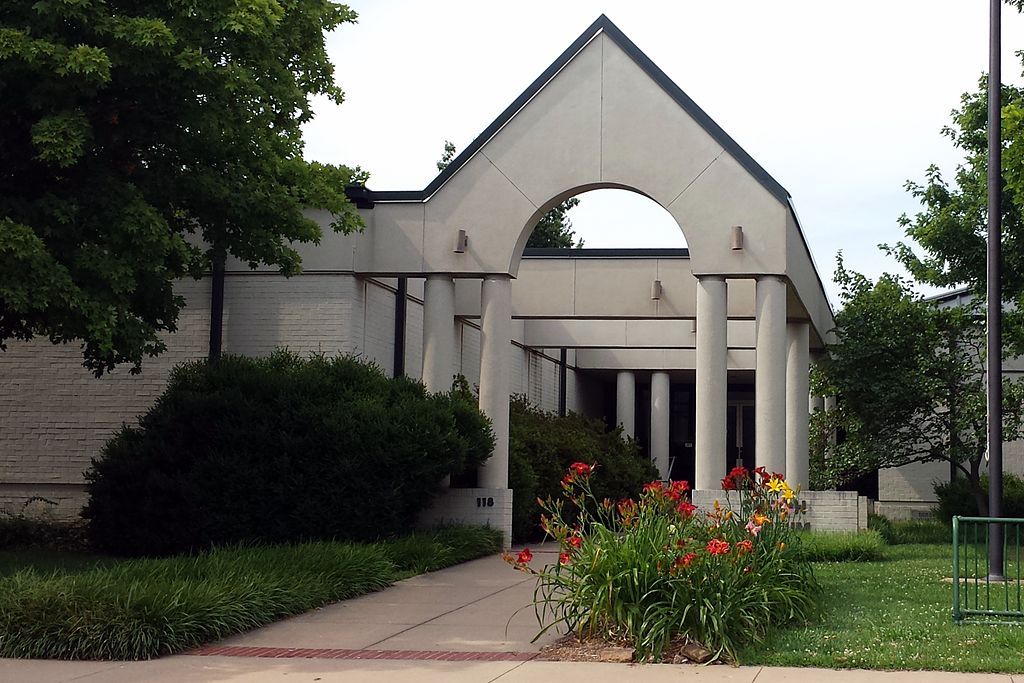 Exterior of the Shiloh Museum of Ozark History
