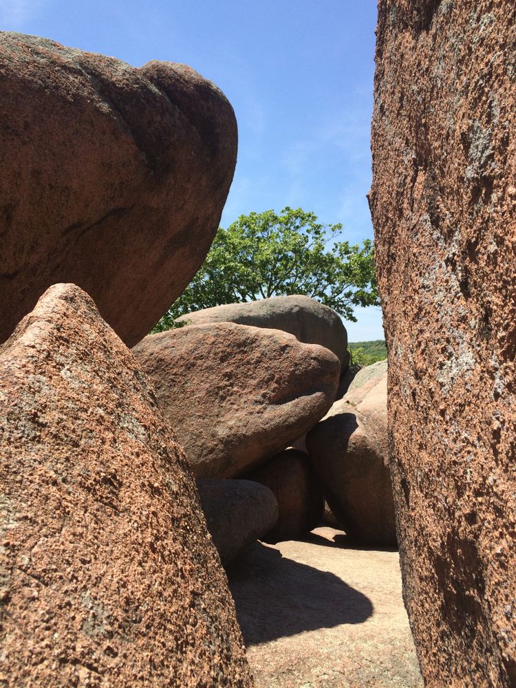 Closer details of the rock formation at Elephant Rocks State Park