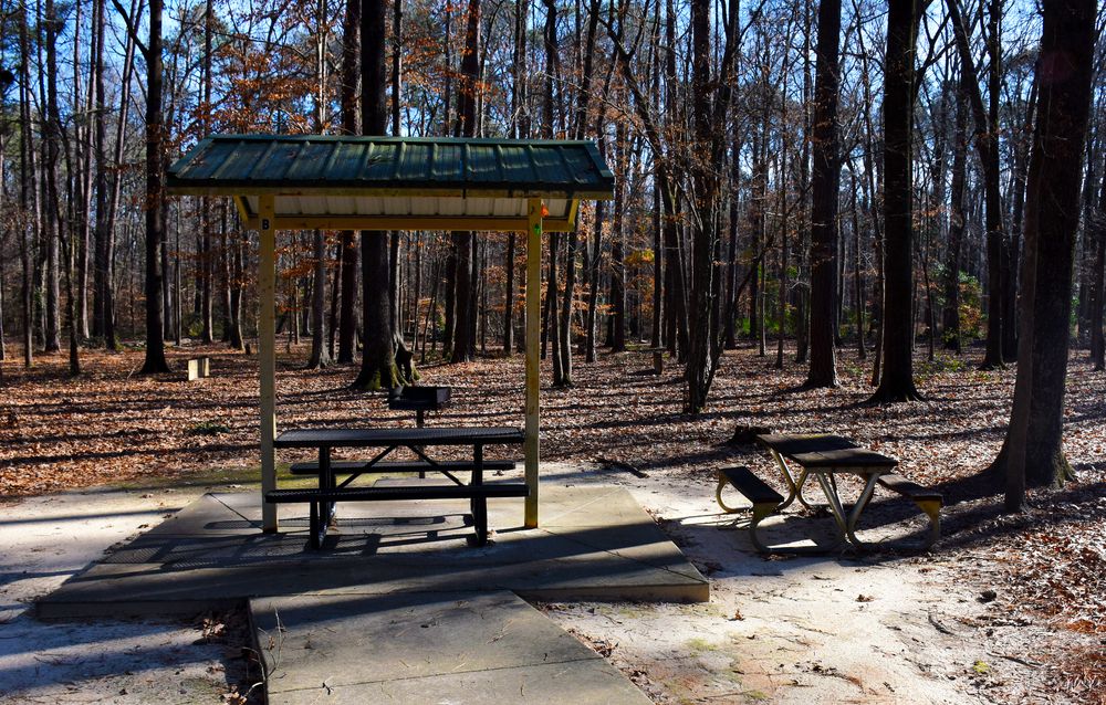 A seating shed at Arnette Park
