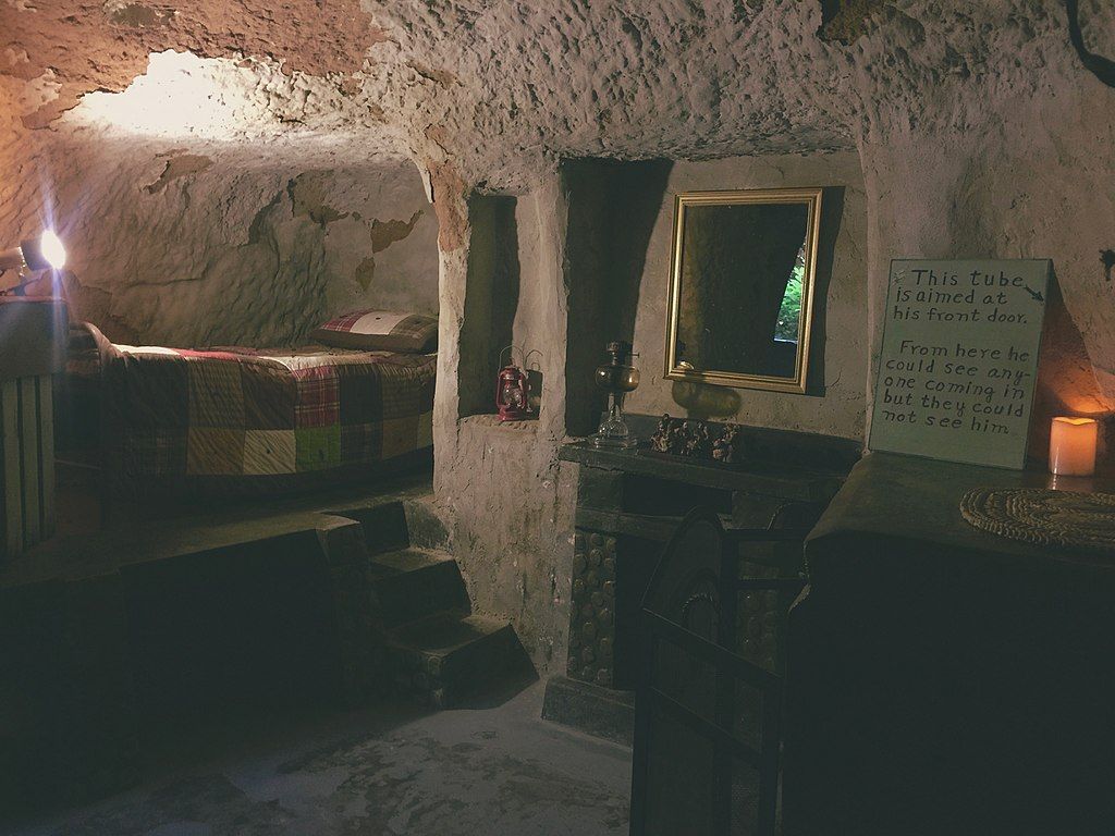 Sleep quarters at Forestiere Underground Gardens