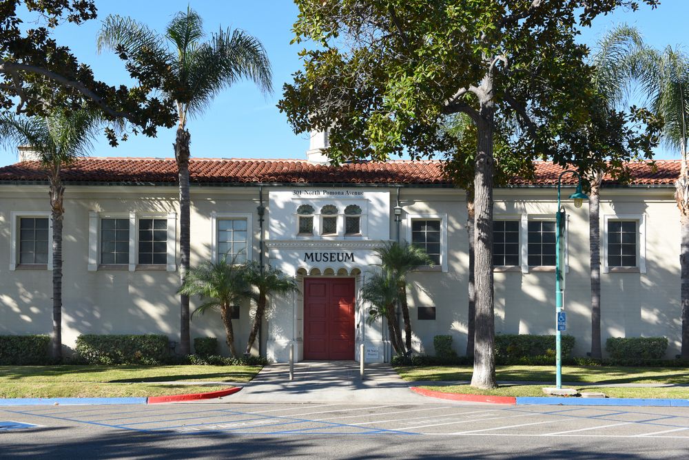 Front view of Fullerton Museum's exterior
