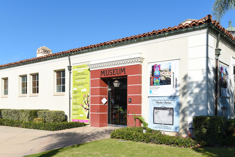 Side entrance of Fullerton Museum