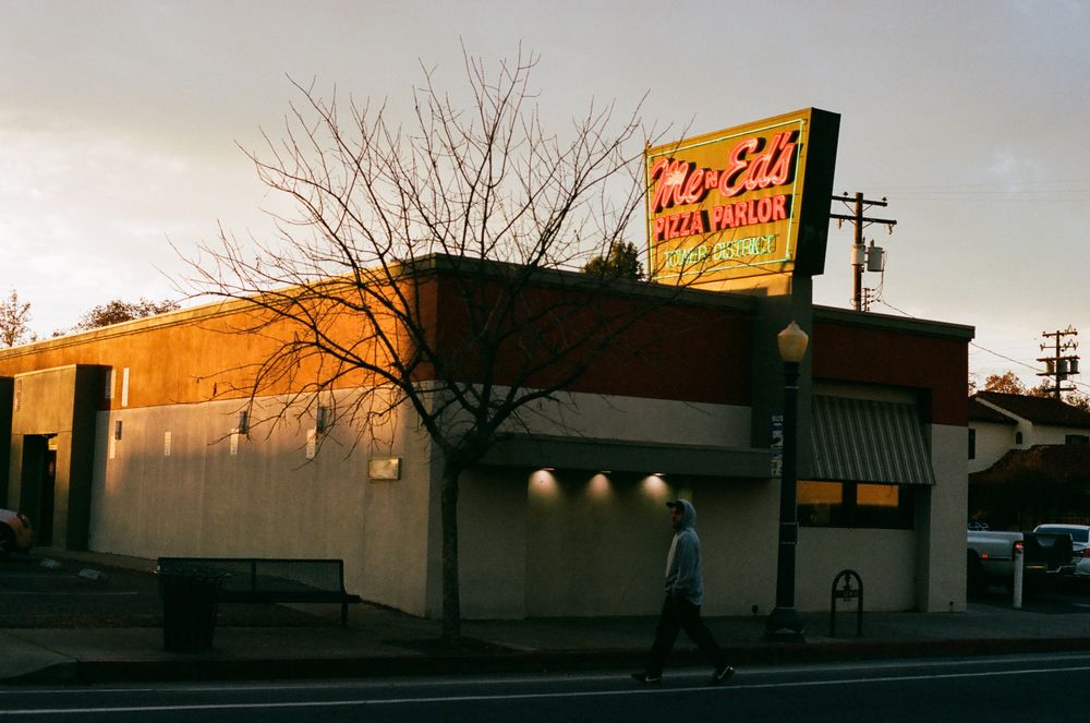 Pizza parlor at the Historic Tower District