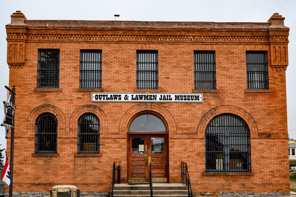 Exterior of Outlaw and Lawmen Jail Museum