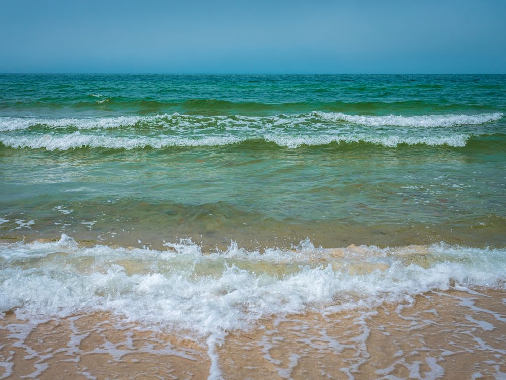 Water waves of Chapoquoit Beach
