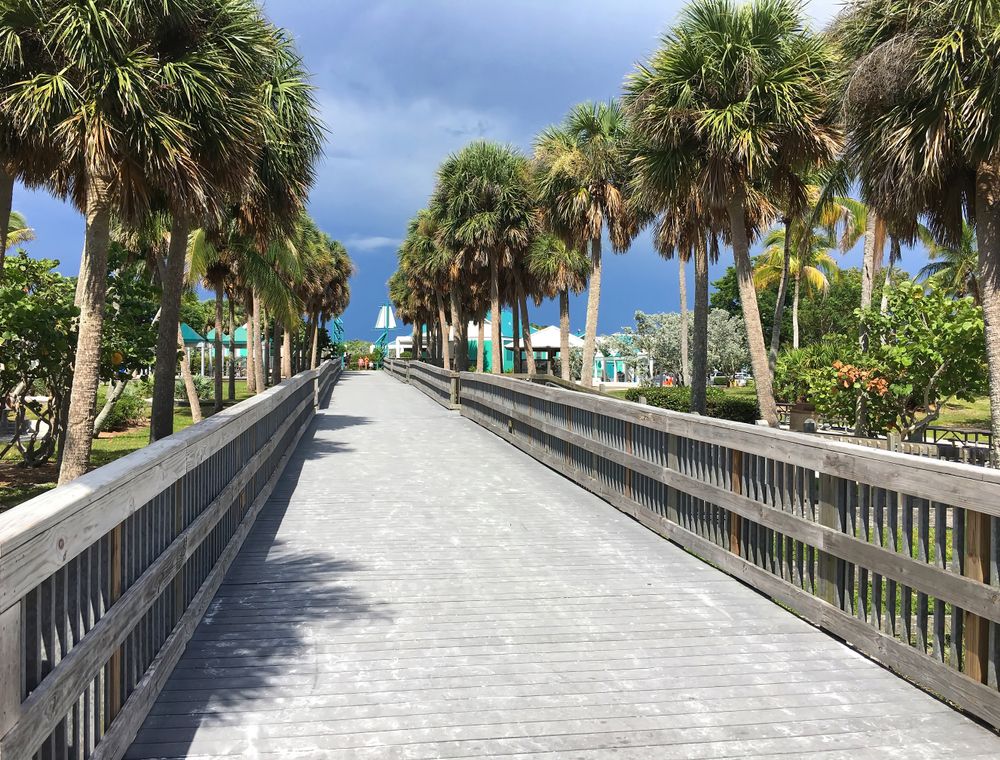Boardwalk trail at Bowditch Point Park