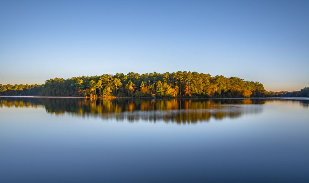 The waters of Lake Rim Park