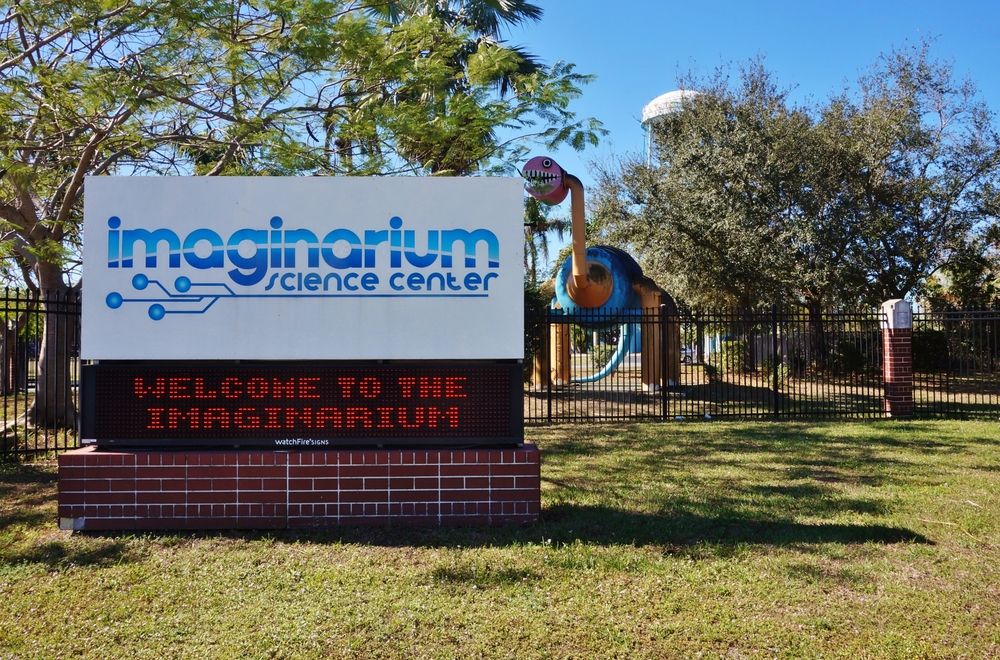 Welcome sign of IMAG History & Science Center