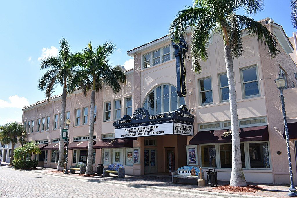 Exterior of Sunrise Theatre
