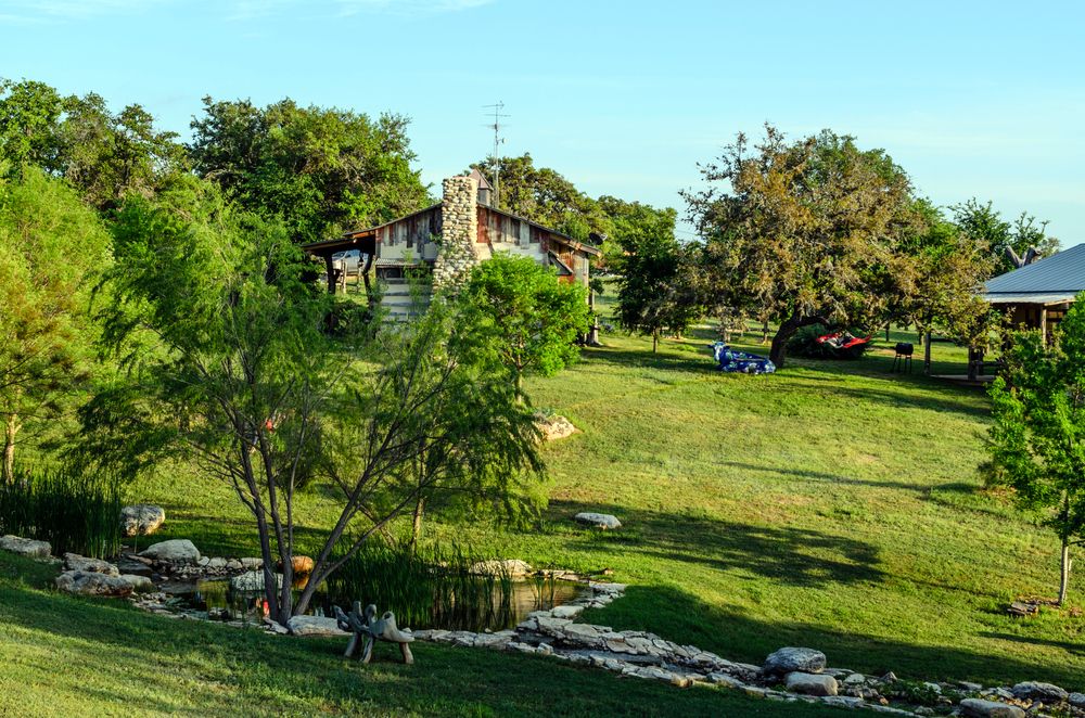The grounds of Barons Creekside