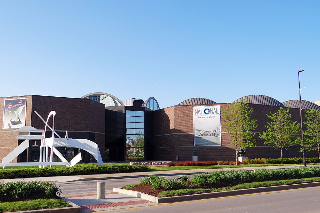 Exterior of Fort Wayne Museum of Art