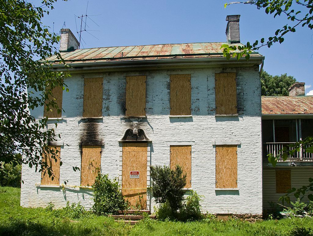 Exterior of the Maidstone-On-The-Potomac