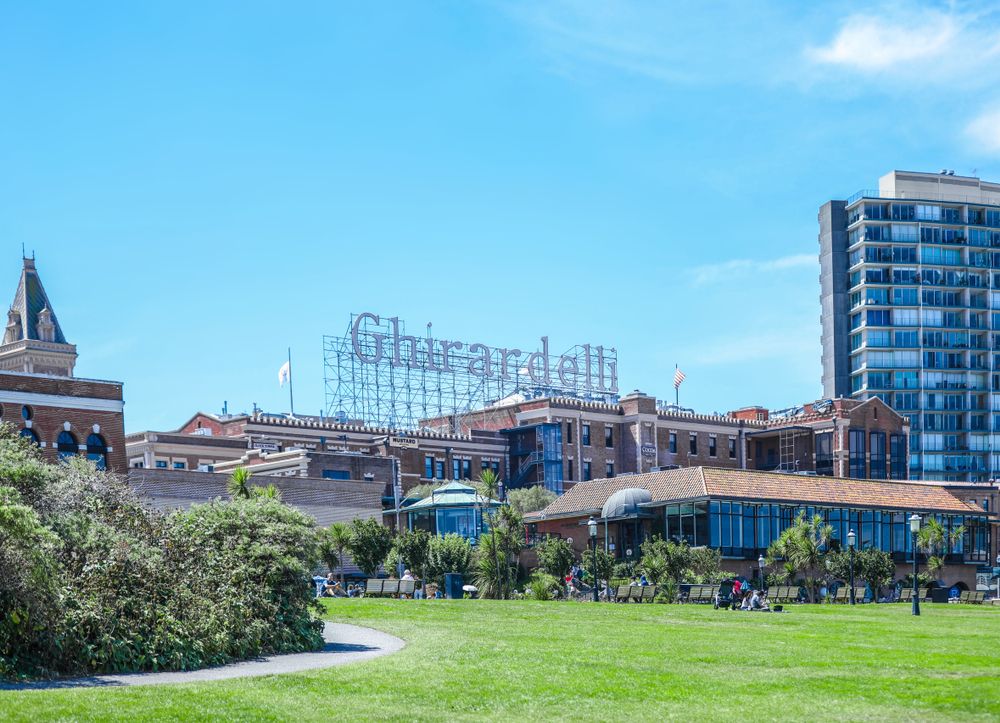 Far view of the Original Ghirardelli Ice Cream & Chocolate Shop