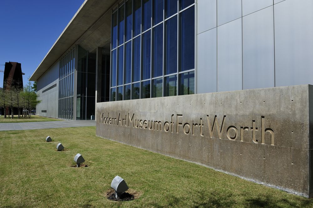 Welcome sign of the Modern Art Museum of Fort Worth