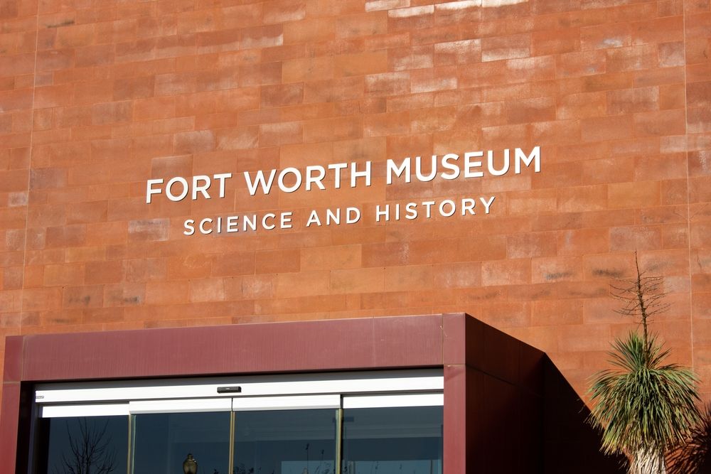 Building sign of Fort Worth Museum of Science and History