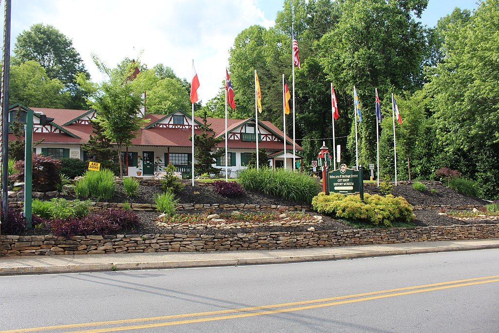 Exterior of the Helen Arts and Heritage Center