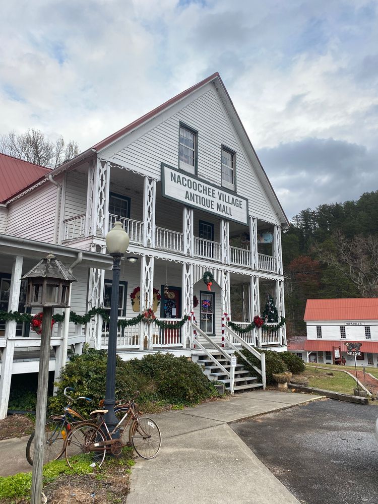 Exterior of the Nacoochee Village Antique Mall