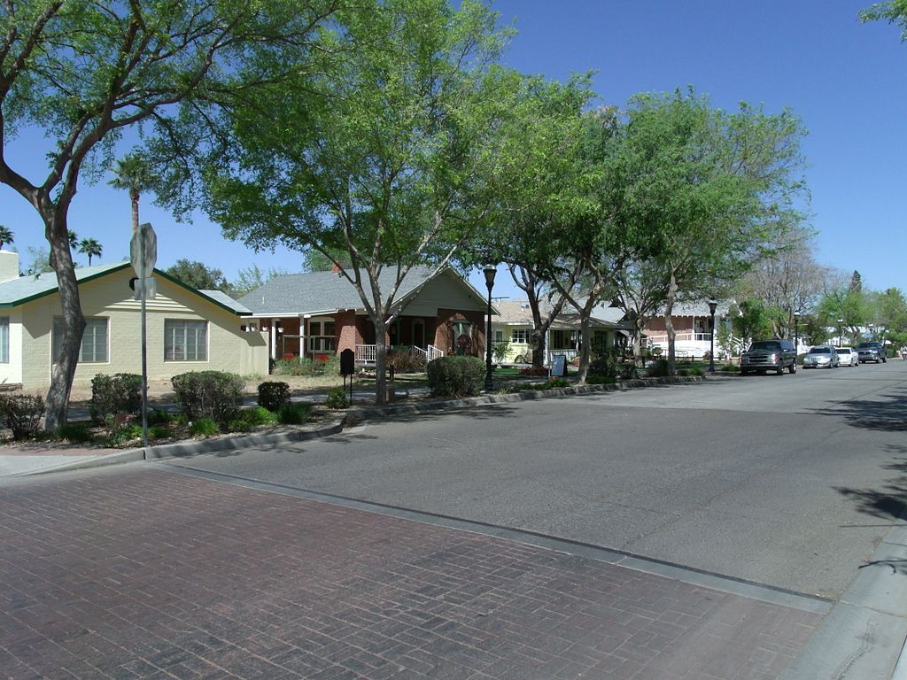 Catlin court street at the Historic Downtown Glendale