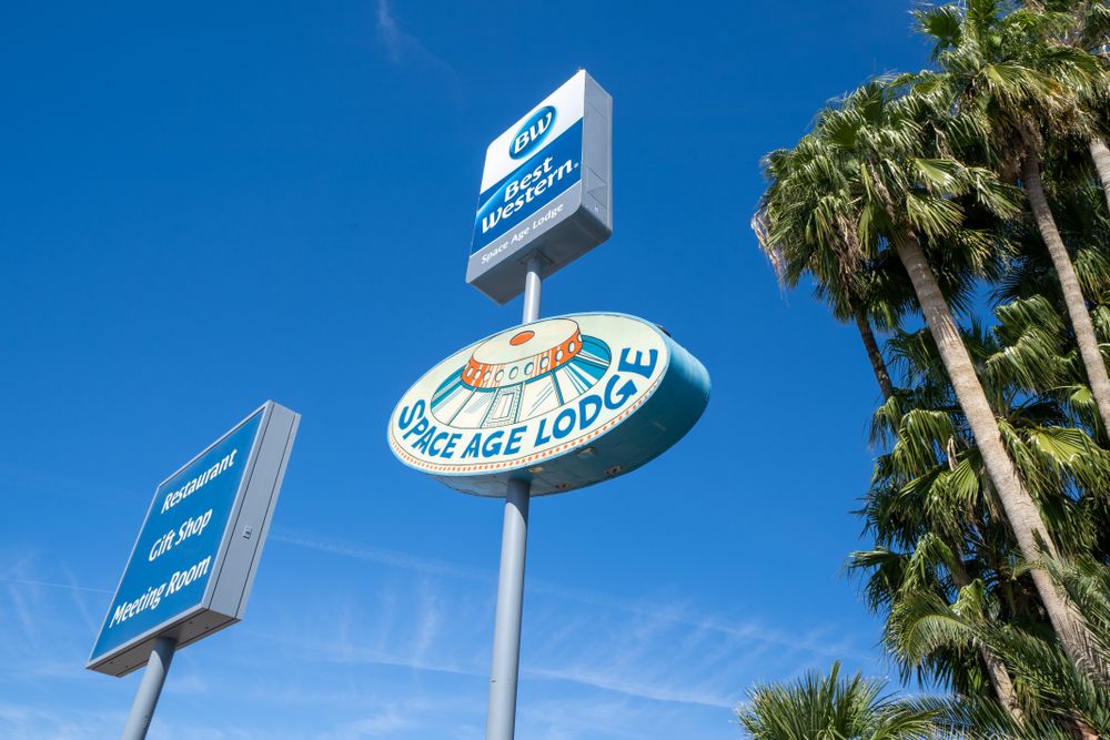 Signage of the Best Western Space Age Lodge