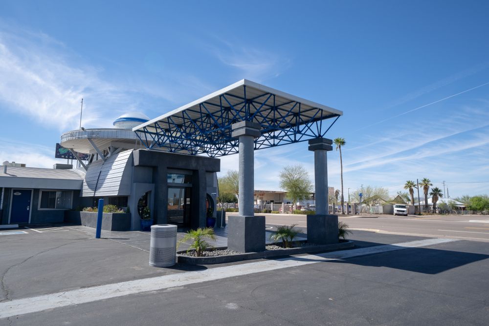 Exterior of the Best Western Space Age Lodge