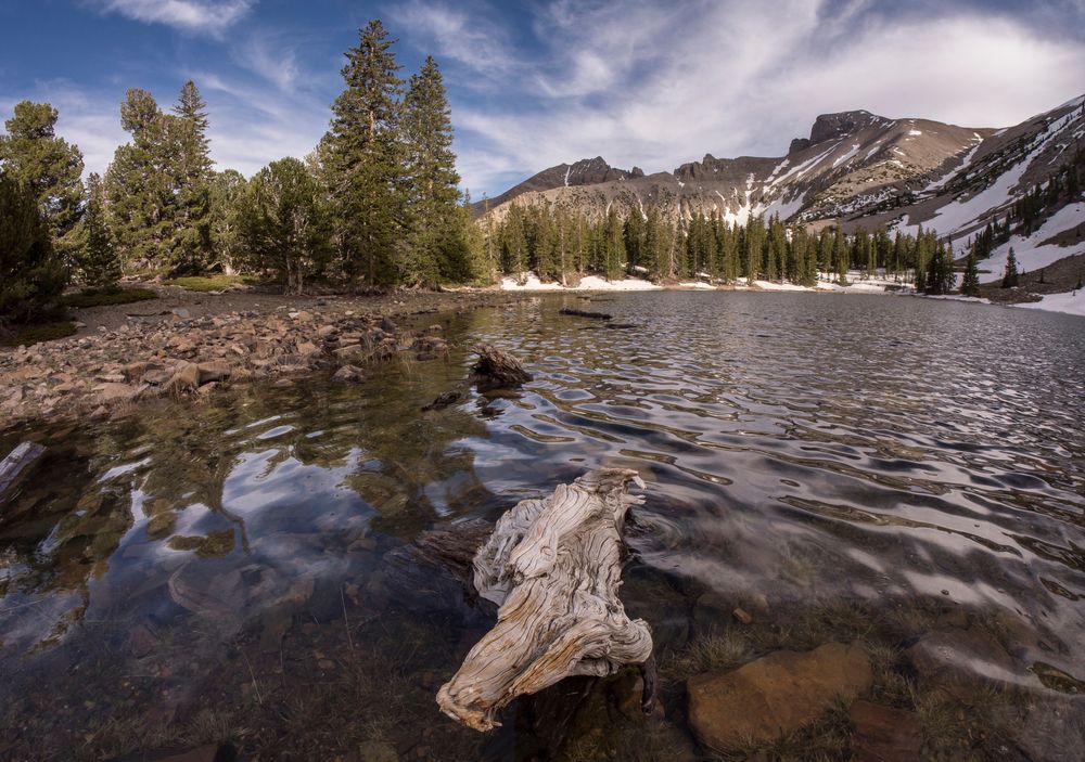 The flowing waters of Stella Lake