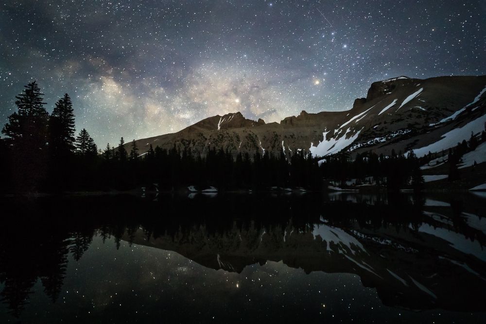Night scene at Stella Lake