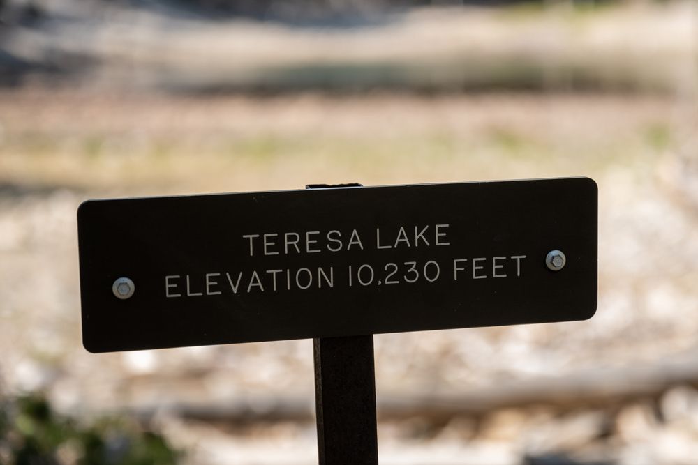Elevation sign of Teresa Lake