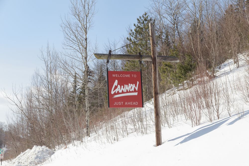 Welcome sign of Cannon Mountain Ski Resort