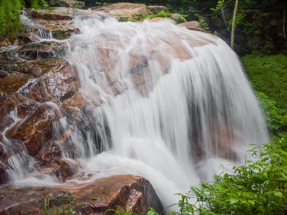 Avalanche falls at Flume Gorge