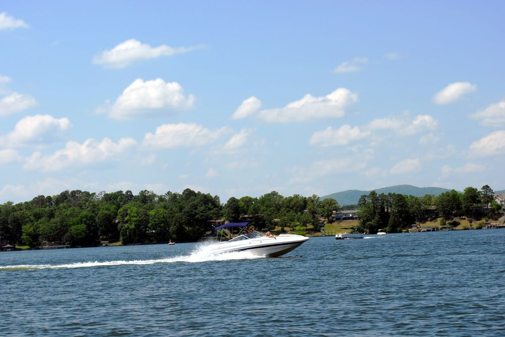Boat on the waters of Lake Hamilton