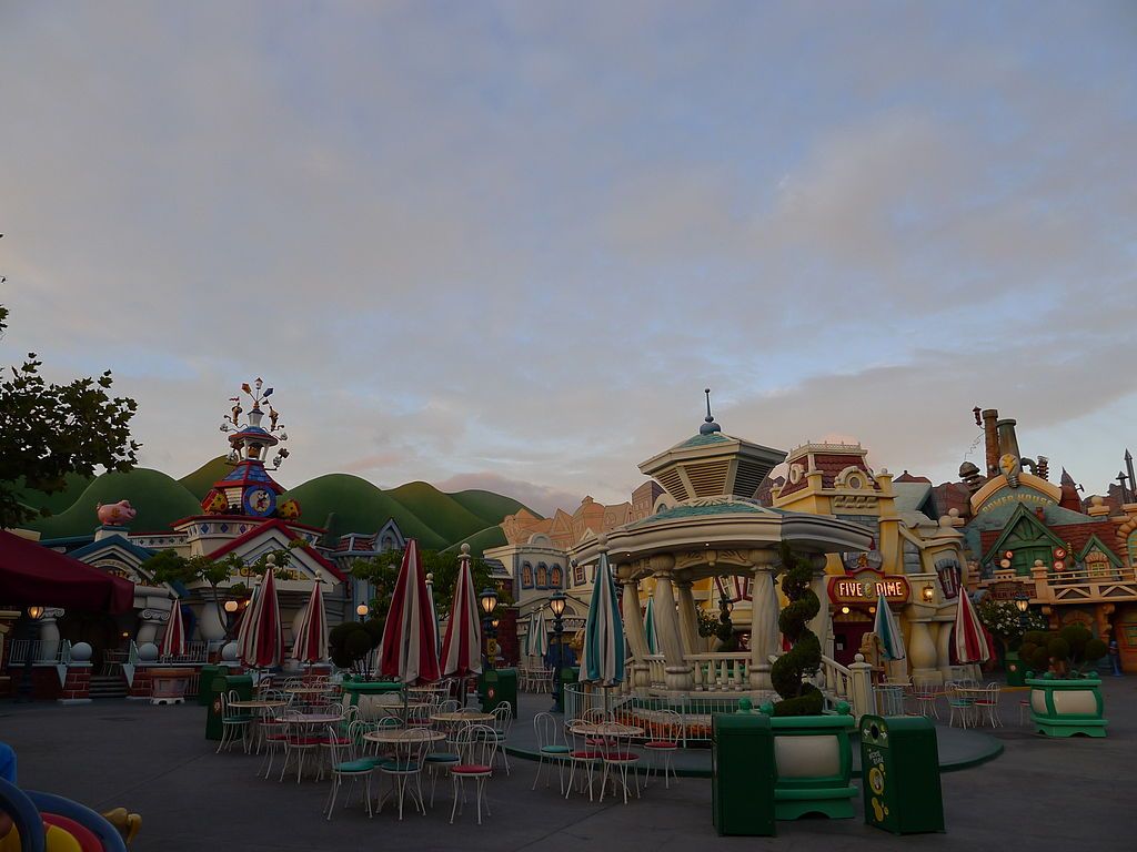 The grounds of Disneyland Park