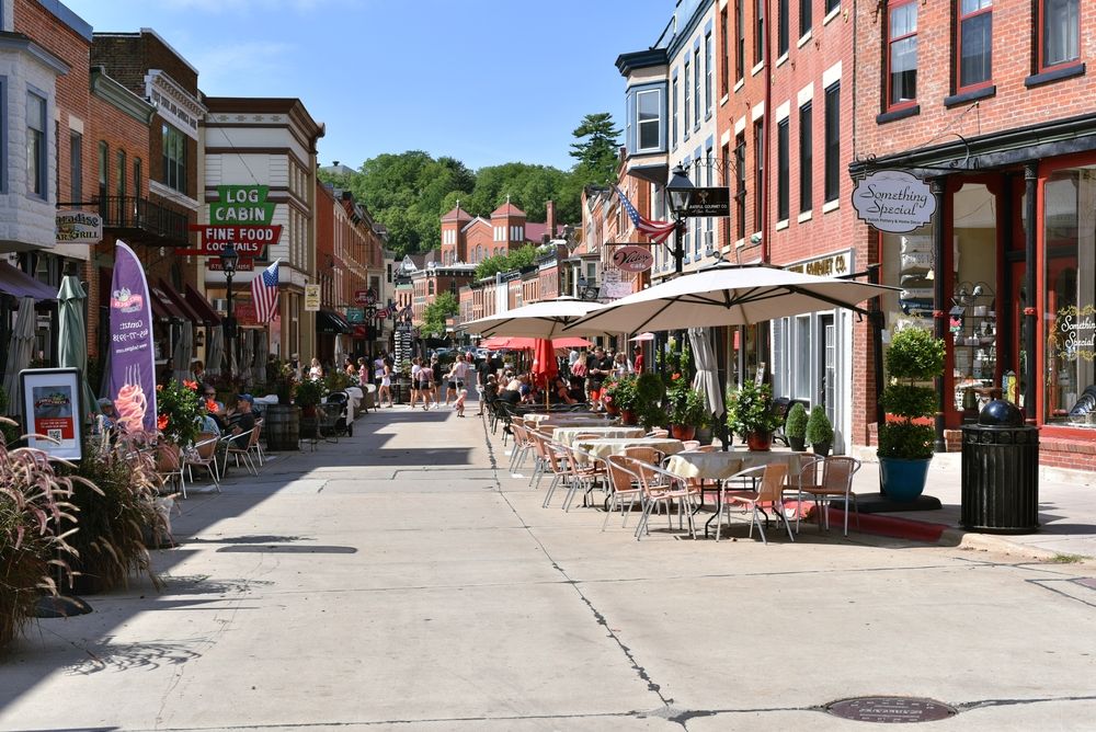 Outdoor dining at Downtown Galena