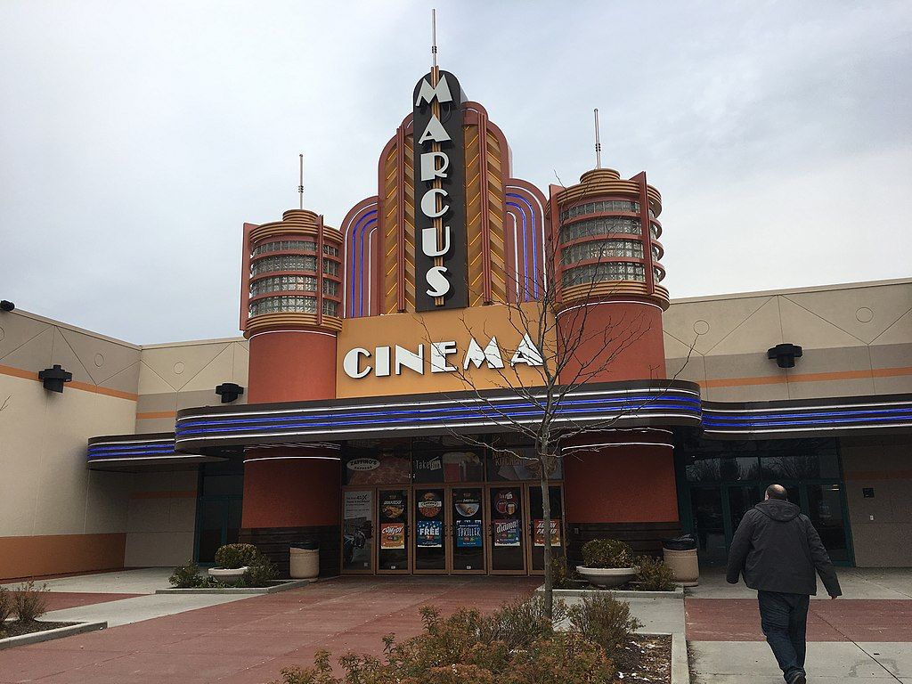 Exterior of the Marcus Gurnee Mills Cinema