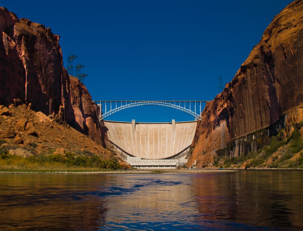 A bridge over Glen Canyon Dam