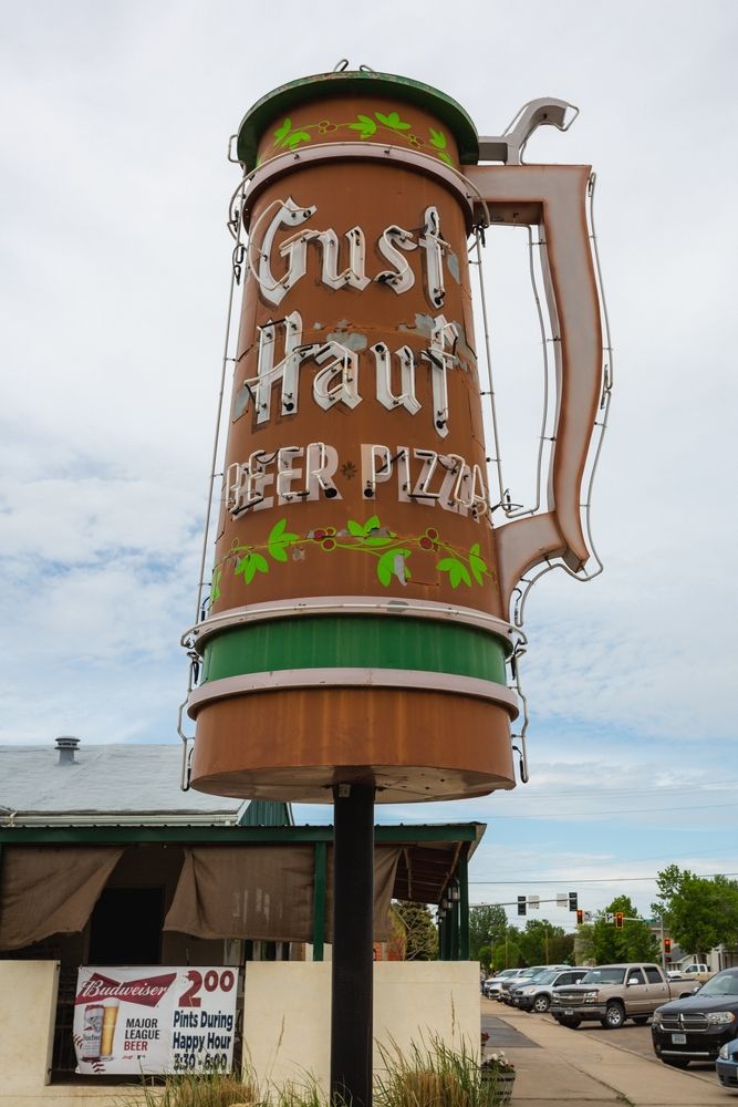 Beer-shaped neon sign at Gust-Hauf