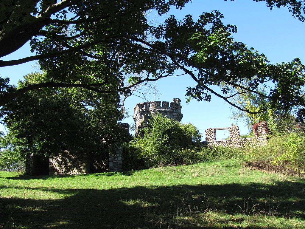 The grounds of Bancroft’s Castle