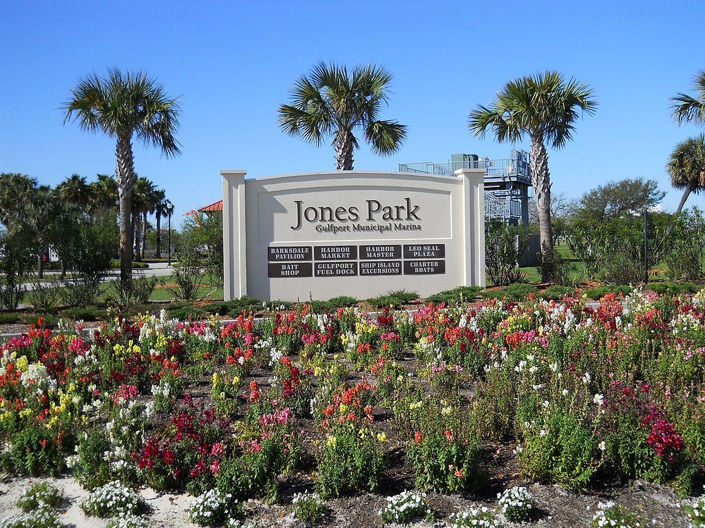 Welcome sign of Jones Park