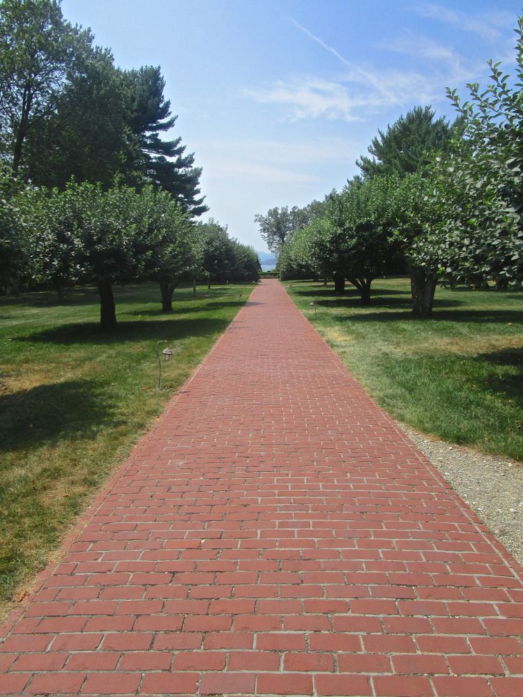 Pathway at Boscobel House and Gardens
