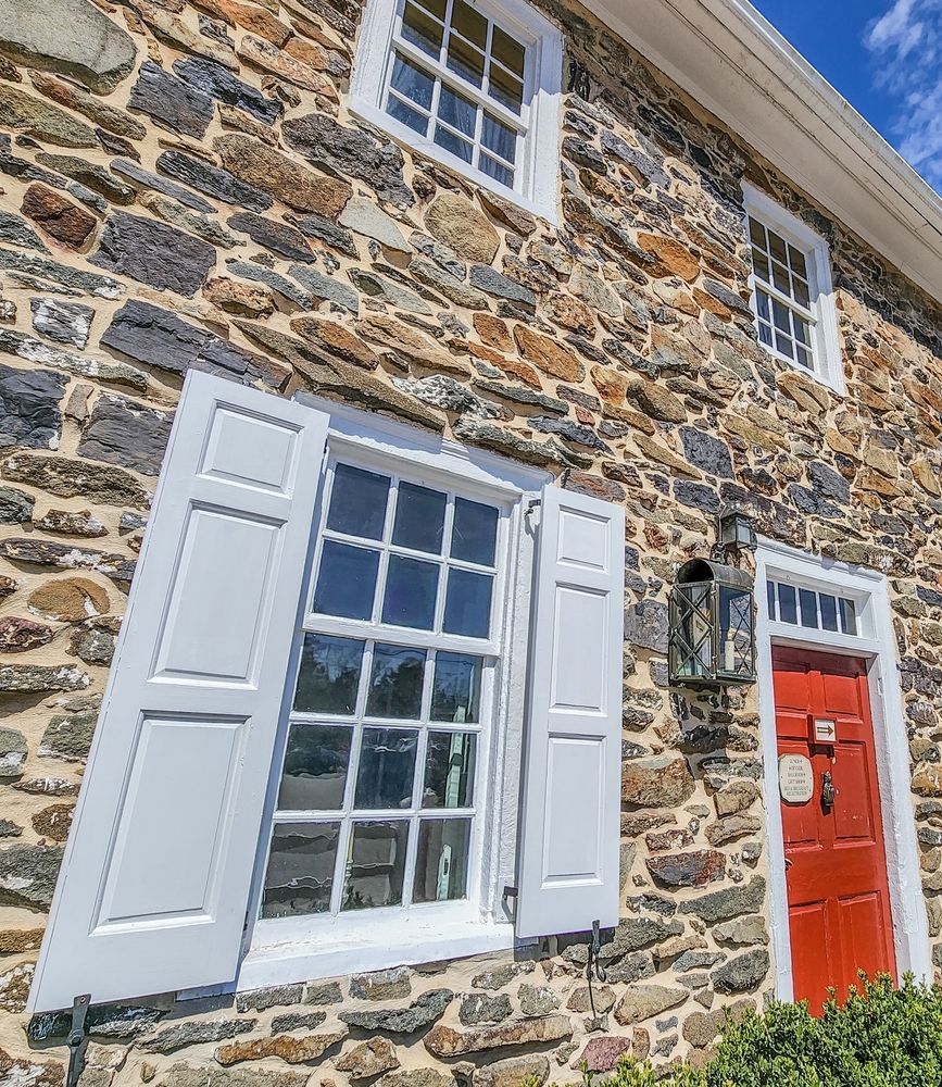 Facade of the Dobbin House Tavern