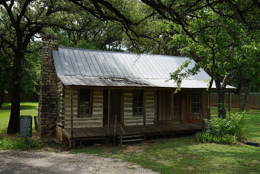A historic cabin at Paluxy Heritage Park