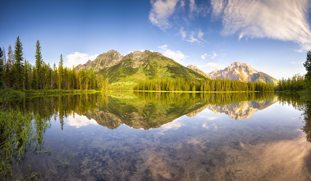Mountain reflections on the perfectly still String Lake